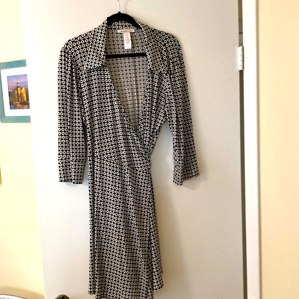 Black\White wrap dress size L from Laundry
